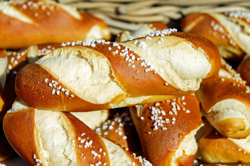 vitrine-LE PRADET-min_dish-food-baking-dessert-bread-bakery-595291-pxhere.com